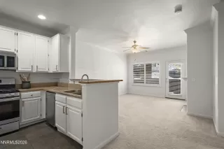 Photo #4: 260003887 Listing