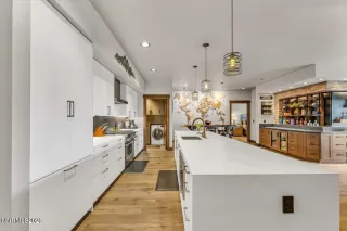 Photo #5: 260003988 Listing 