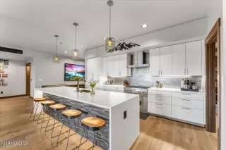 Photo #6: 260003988 Listing 