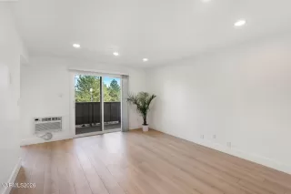 Photo #3: 260004017 Listing