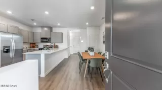 Photo #2: 260004093 Listing 