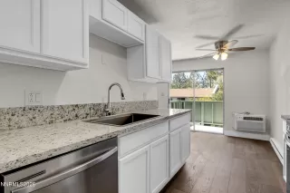 Photo #3: 260004099 Listing 