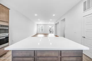 Photo #3: 260004111 Listing 