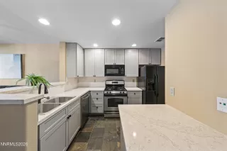 Photo #6: 260004131 Listing