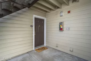 Photo #2: 260004187 Listing