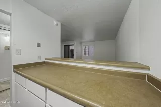 Photo #4: 260004250 Listing