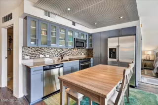 Photo #6: 260004415 Listing 