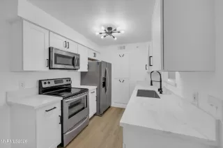 Photo #5: 260004420 Listing