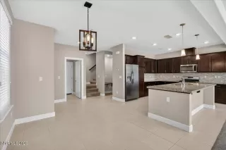 Photo #4: 260004561 Listing 