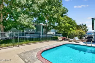 Photo #3: 260004637 Listing 