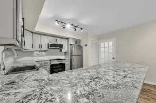 Photo #5: 260004787 Listing 