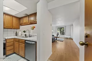 Photo #2: 260004825 Listing 