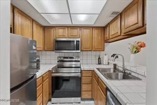 Photo #3: 260004825 Listing 