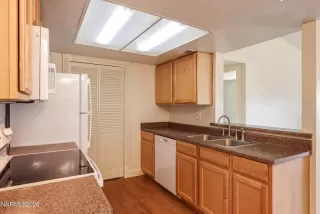 Photo #5: 260004879 Listing 