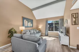 Photo #5: 260004889 Listing 