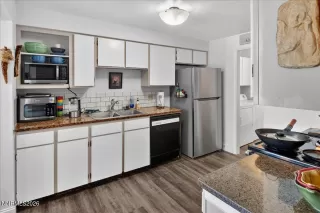 Photo #6: 260004999 Listing 