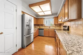 Photo #6: 260005088 Listing 