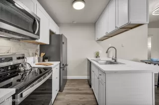 Photo #2: 260005149 Listing 