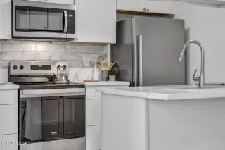 Photo #3: 260005149 Listing 