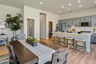 Photo #6: 260005157 Listing 