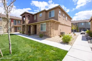 Photo #1: 260005191 Listing 