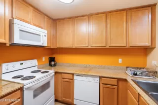 Photo #4: 260005208 Listing 