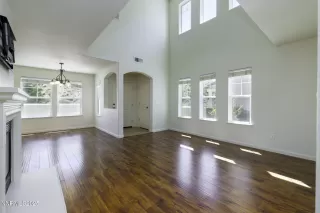 Photo #2: 260005250 Listing 