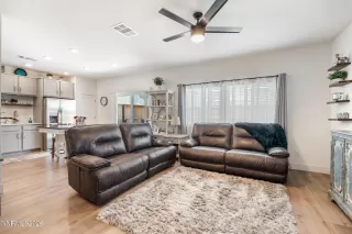 Photo #5: 260005263 Listing 