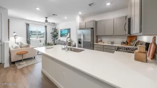 Photo #5: 260005356 Listing 