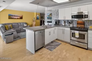 Photo #4: 260005474 Listing 