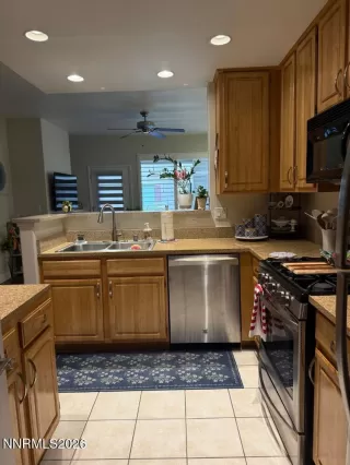 Photo #5: 260005587 Listing 
