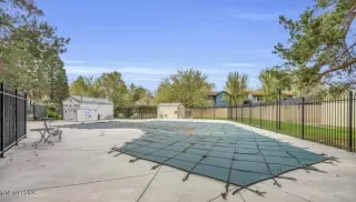 Photo #2: 260005642 Listing 