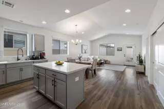 Photo #5: 260005660 Listing 