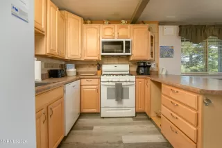 Photo #4: 260005708 Listing 