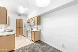 Photo #4: 260005773 Listing 
