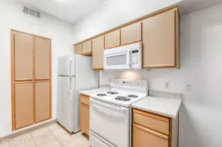 Photo #6: 260005773 Listing 
