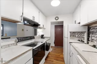 Photo #6: 260005825 Listing 