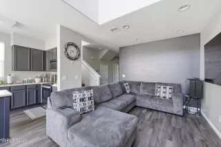 Photo #6: 260005827 Listing 