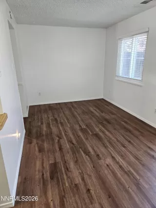 Photo #4: 260005848 Listing