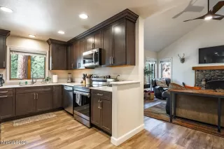 Photo #3: 260005857 Listing 