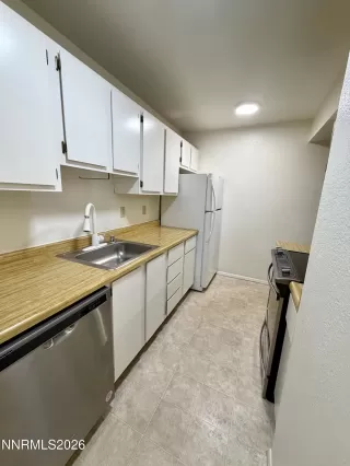 Photo #4: 260005961 Listing 