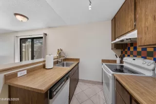 Photo #6: 260005971 Listing 