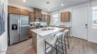Photo #5: 260005984 Listing 
