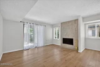 Photo #3: 260005994 Listing