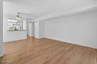 Photo #4: 260005994 Listing