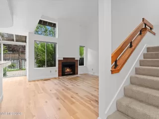 Photo #5: 260006009 Listing