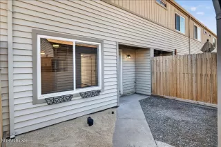 Photo #3: 260006033 Listing