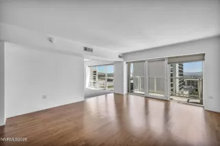 Photo #4: 260006056 Listing