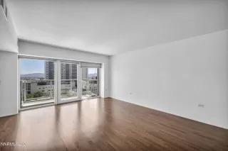 Photo #5: 260006056 Listing