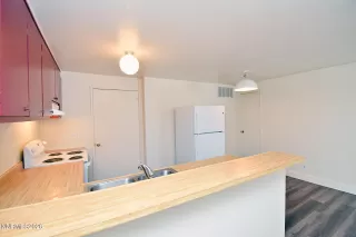 Photo #3: 260006069 Listing